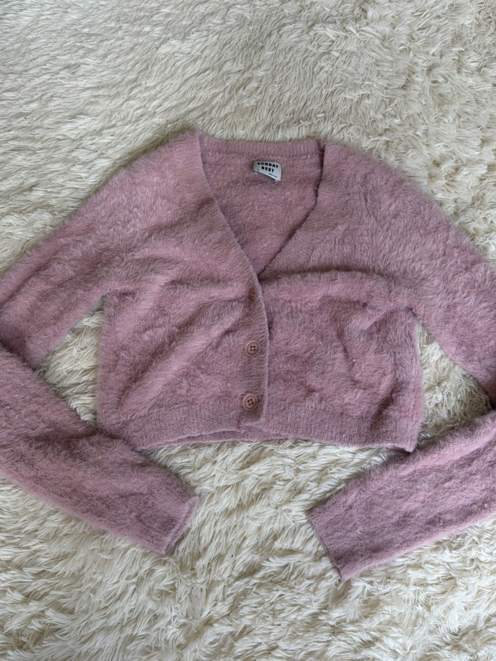 aritzia sunday best mauve Pink fuzzy cropped v neck cardigan with buttons
